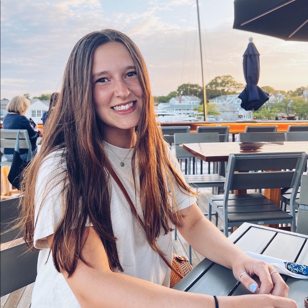 Meet your Posher, Alexandra